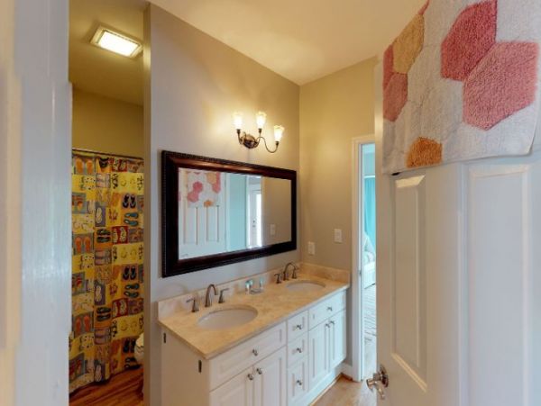 Isle of Palms Vacation Home Four Bedroom Walk to Beach