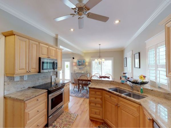 Isle of Palms Vacation Home Four Bedroom Walk to Beach