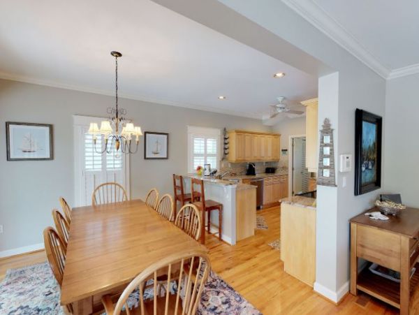 Isle of Palms Vacation Home Four Bedroom Walk to Beach