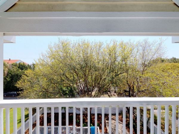 Isle of Palms Vacation Home Four Bedroom Walk to Beach