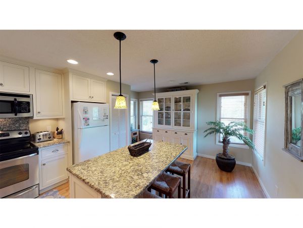 Isle Of Palms Home 1015204
