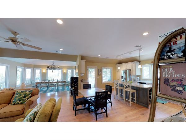 Isle Of Palms Home 1015205