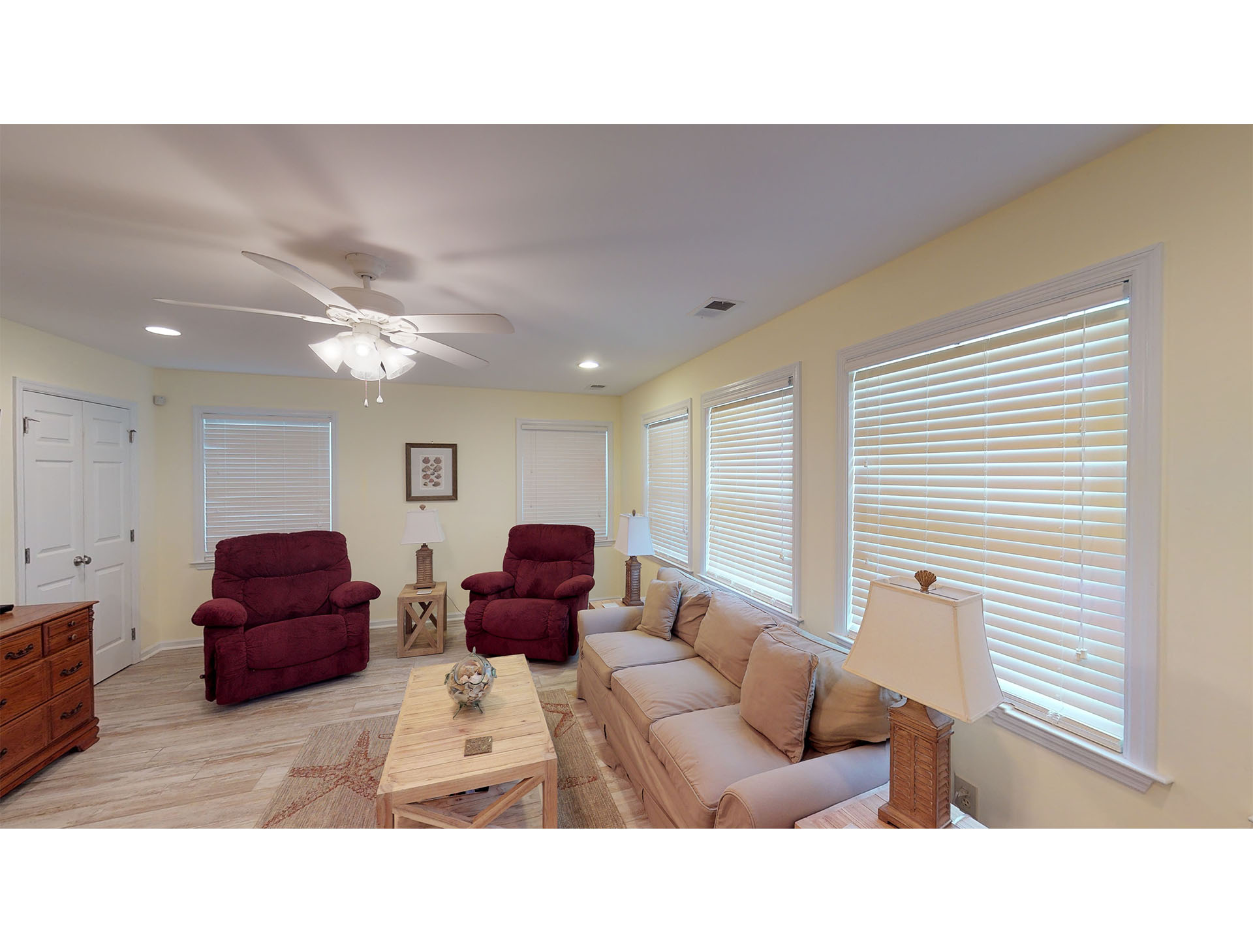 Isle Of Palms Home 1015206