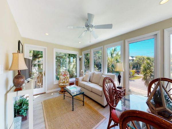 Isle Of Palms Home 1015208