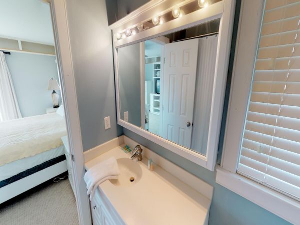 Isle Of Palms Home 1015234
