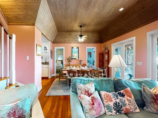 Beautiful Beachfront Four Bedroom Vacation Rental
