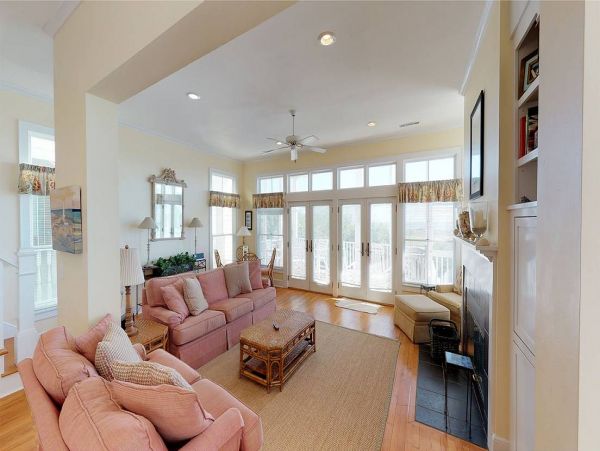 Isle Of Palms Home 1015250