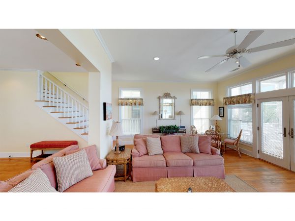Isle Of Palms Home 1015250
