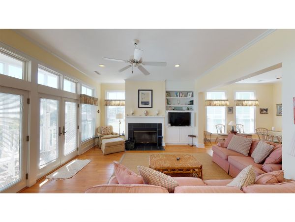 Isle Of Palms Home 1015250