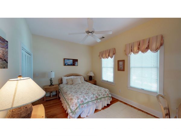 Isle Of Palms Home 1015250