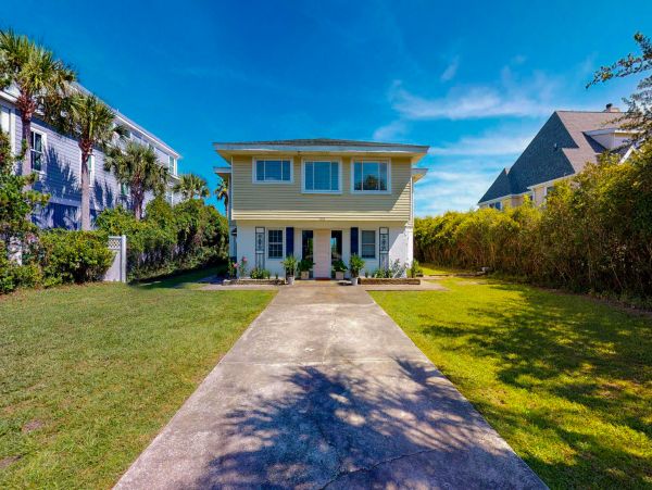 Huge Beachfront Retreat
