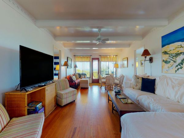 Huge Beachfront Retreat