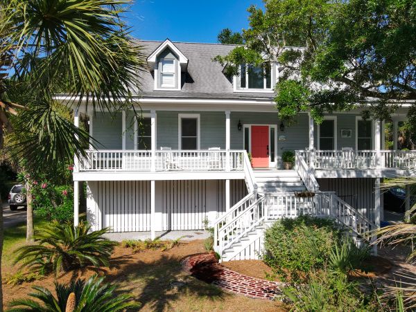 Beautiful Vacation Rental 3 Bedroom Walk to Beach