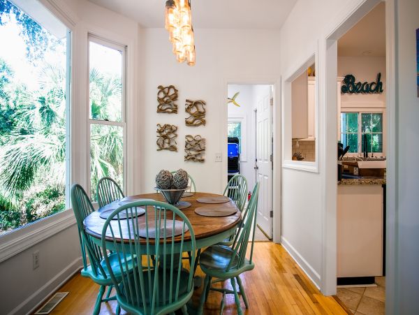 Beautiful Vacation Rental 3 Bedroom Walk to Beach