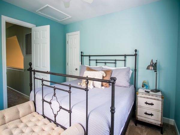 Beautiful Vacation Rental 3 Bedroom Walk to Beach