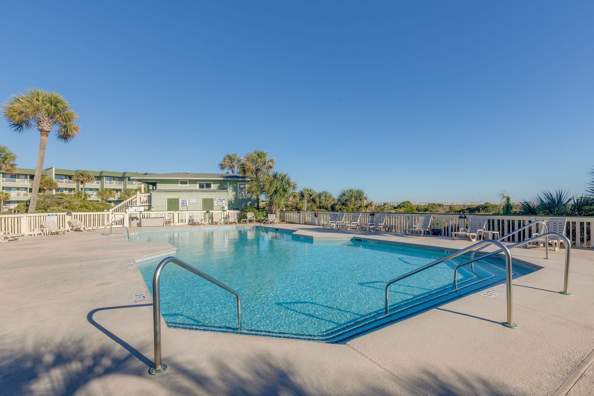 Steps to Beach Vacation Condo One Bedroom