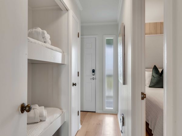 Steps to Beach Vacation Condo One Bedroom