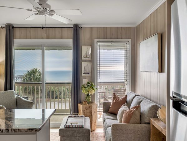 Steps to Beach Vacation Condo One Bedroom