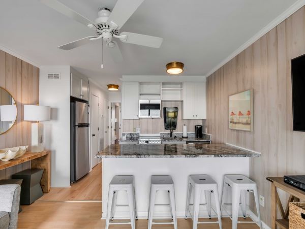 Steps to Beach Vacation Condo One Bedroom
