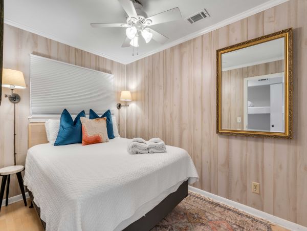 Steps to Beach Vacation Condo One Bedroom