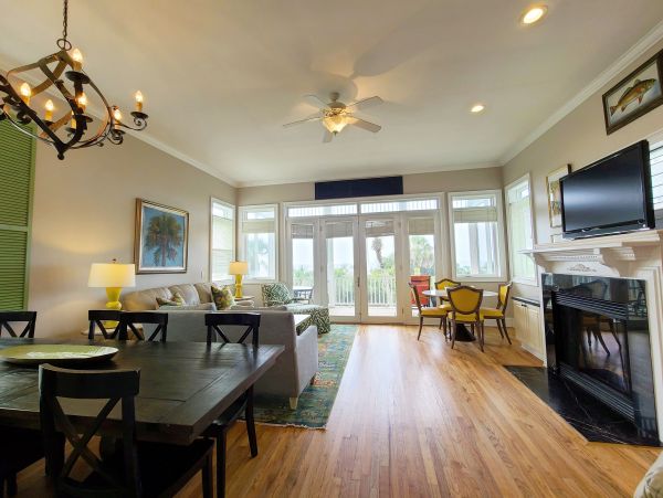 Isle Of Palms Home 1015329