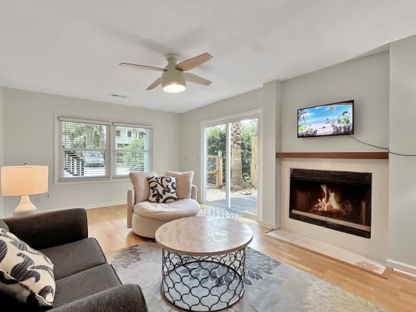 Charming Beach House with 4 Bedrooms in Isle of Palms