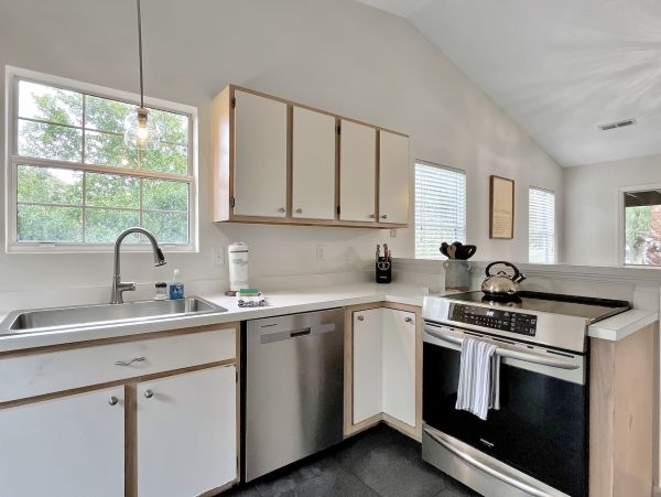Charming Beach House with 4 Bedrooms in Isle of Palms