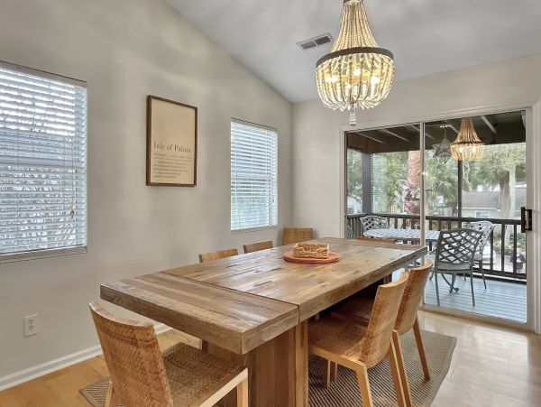 Charming Beach House with 4 Bedrooms in Isle of Palms