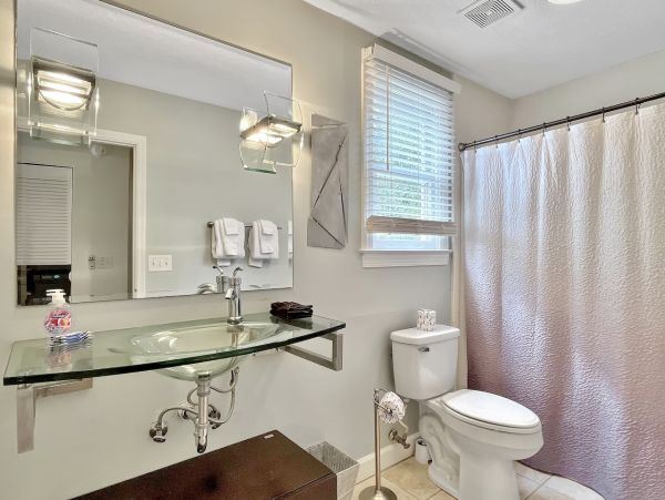 Charming Beach House with 4 Bedrooms in Isle of Palms