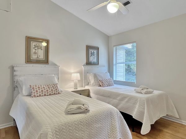 Charming Beach House with 4 Bedrooms in Isle of Palms