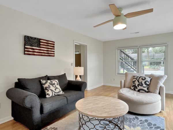 Charming Beach House with 4 Bedrooms in Isle of Palms