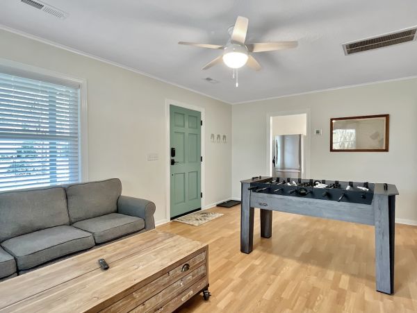 Charming Beach House with 4 Bedrooms in Isle of Palms