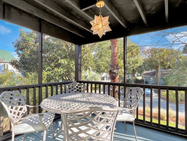 Charming Beach House with 4 Bedrooms in Isle of Palms