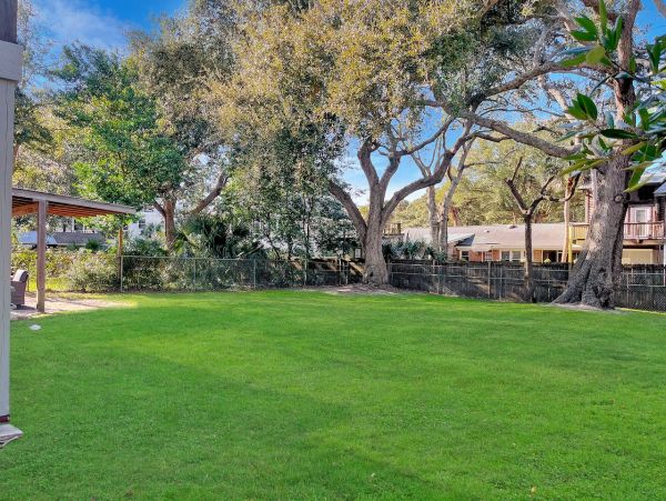 Charming Beach House with 4 Bedrooms in Isle of Palms