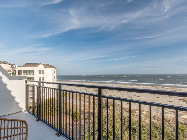 Isle of Palms Beachfront Lovely
