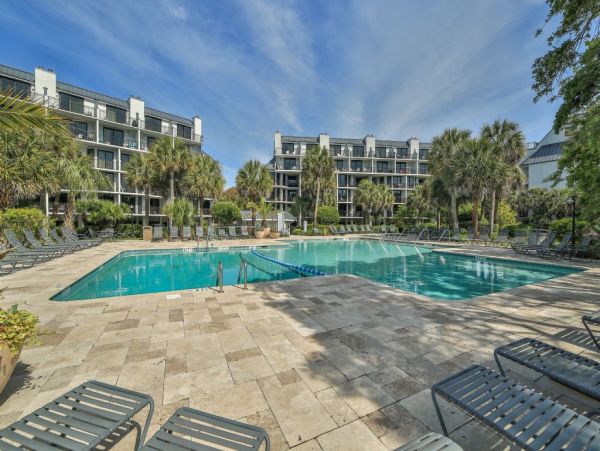 Isle of Palms Beachfront Lovely