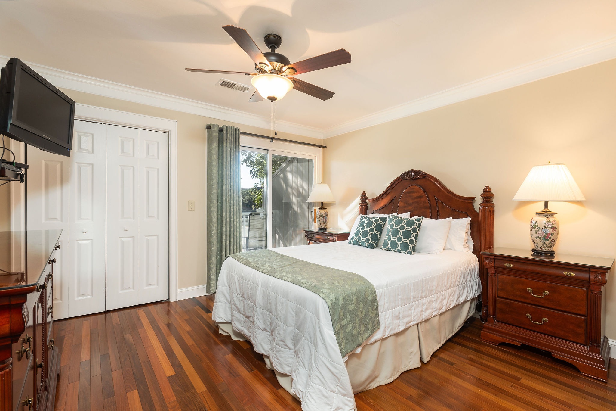 Walk to Beach Isle of Palms Vacation Condo Three Bedroom