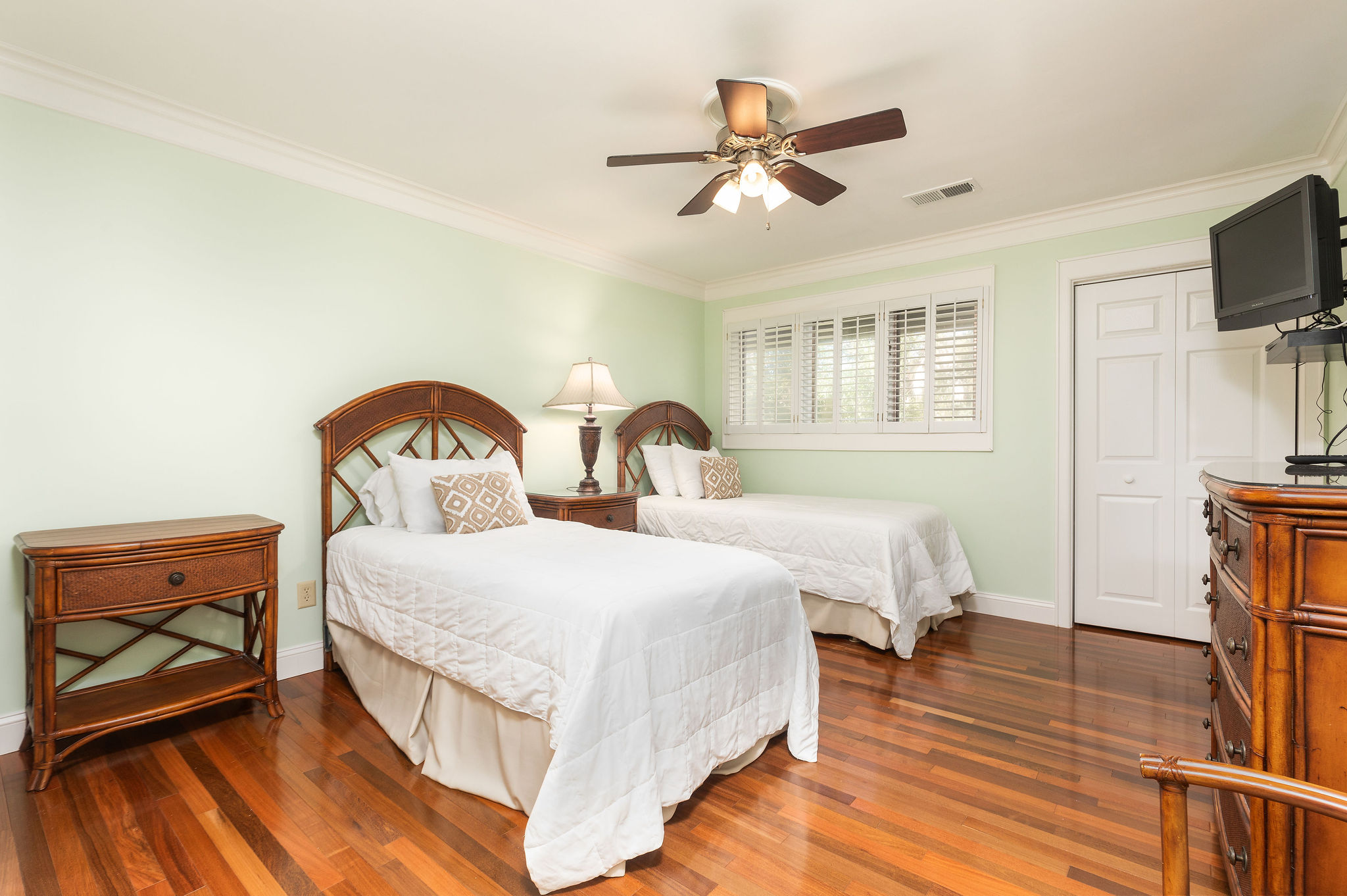 Walk to Beach Isle of Palms Vacation Condo Three Bedroom