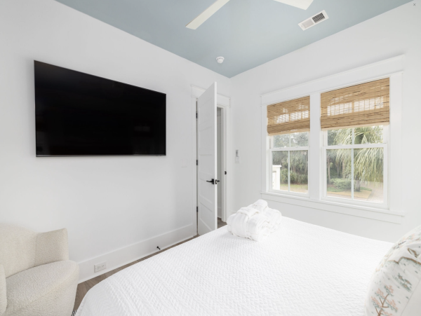 Gorgeous Isle of Palms Vacation Home Walk to Beach with Pool