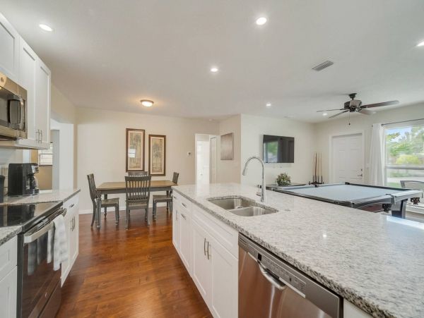 Sarasota Vacation Pool Home 3 Bedroom + Guest Studio