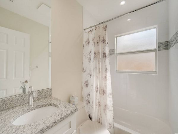 Sarasota Vacation Pool Home 3 Bedroom + Guest Studio