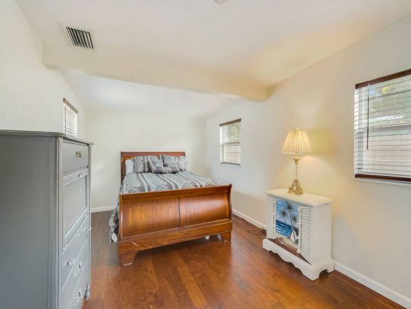Sarasota Vacation Pool Home 3 Bedroom + Guest Studio