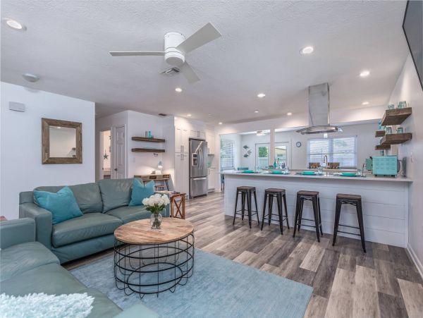 Beautiful Sarasota 3 Bedroom Home with Spa