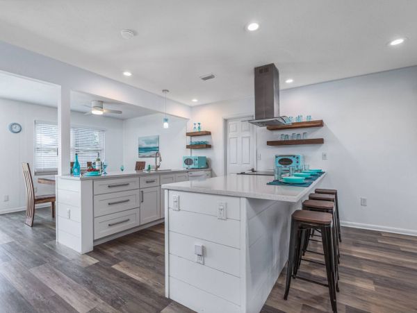 Beautiful Sarasota 3 Bedroom Home with Spa