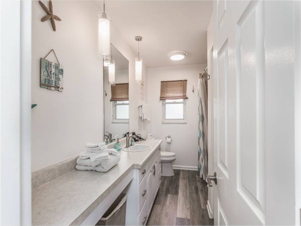 Beautiful Sarasota 3 Bedroom Home with Spa