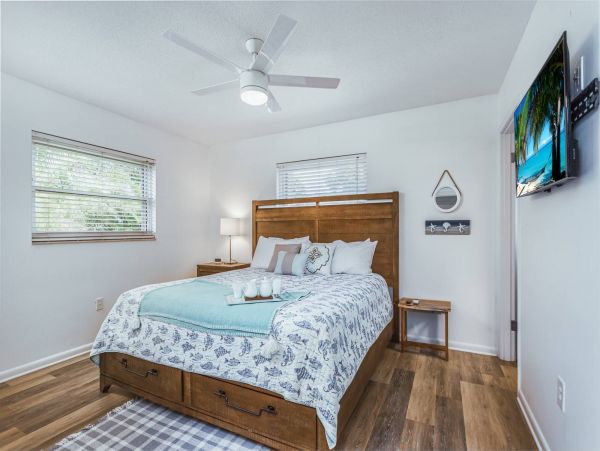 Beautiful Sarasota 3 Bedroom Home with Spa