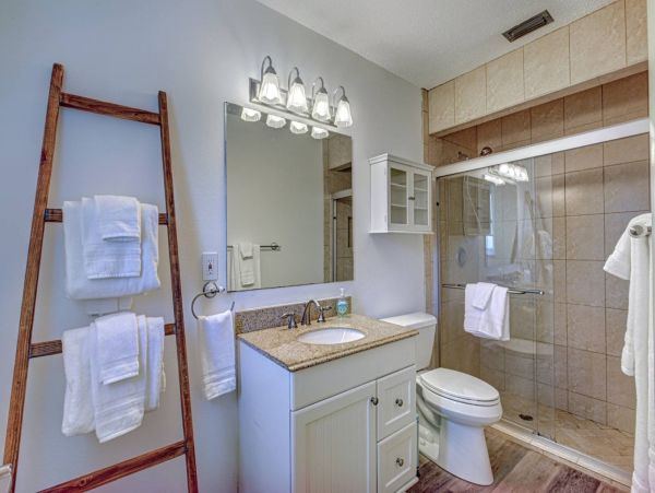Beautiful Sarasota 3 Bedroom Home with Spa