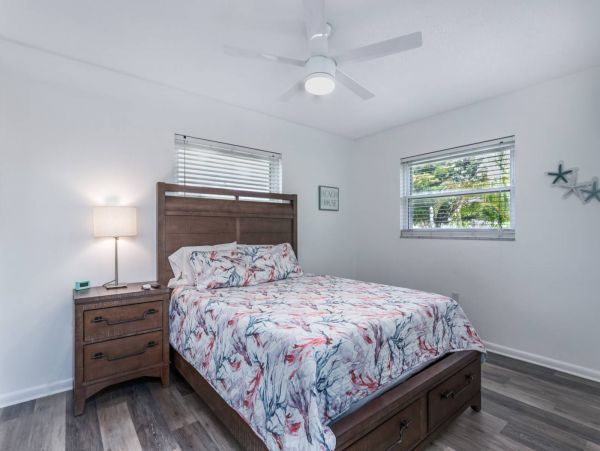 Beautiful Sarasota 3 Bedroom Home with Spa