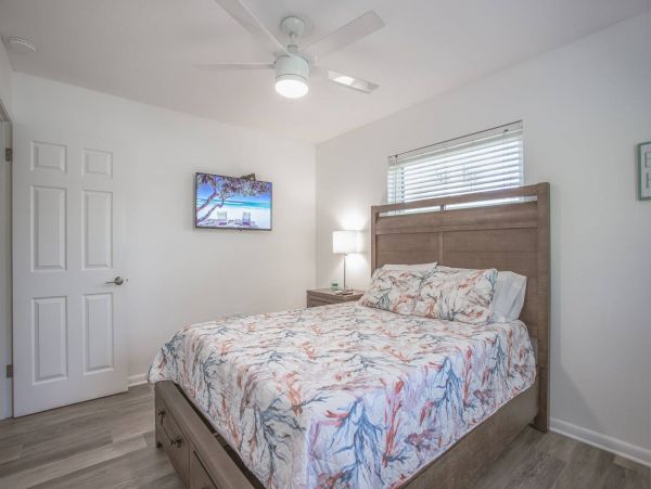 Beautiful Sarasota 3 Bedroom Home with Spa