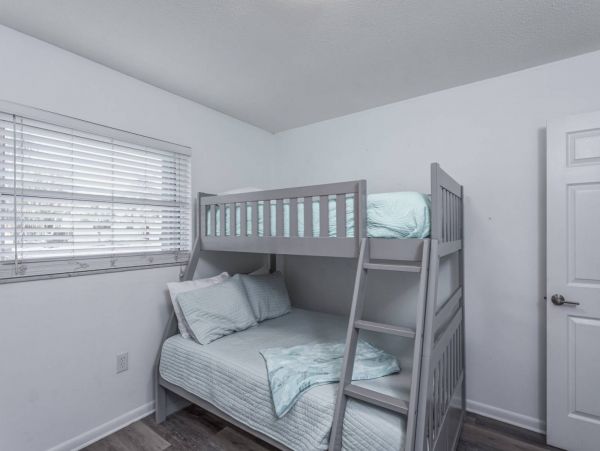 Beautiful Sarasota 3 Bedroom Home with Spa